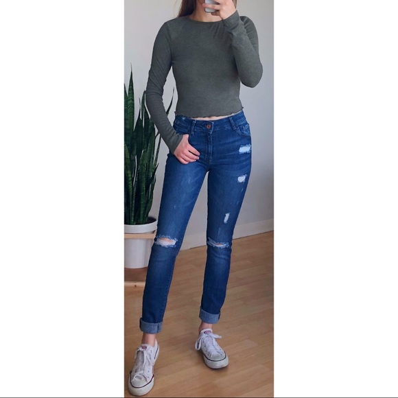 Forever 21 Tops - 1 HOUR SALE‼️ F21 Olive Green Long Sleeve Crop Top